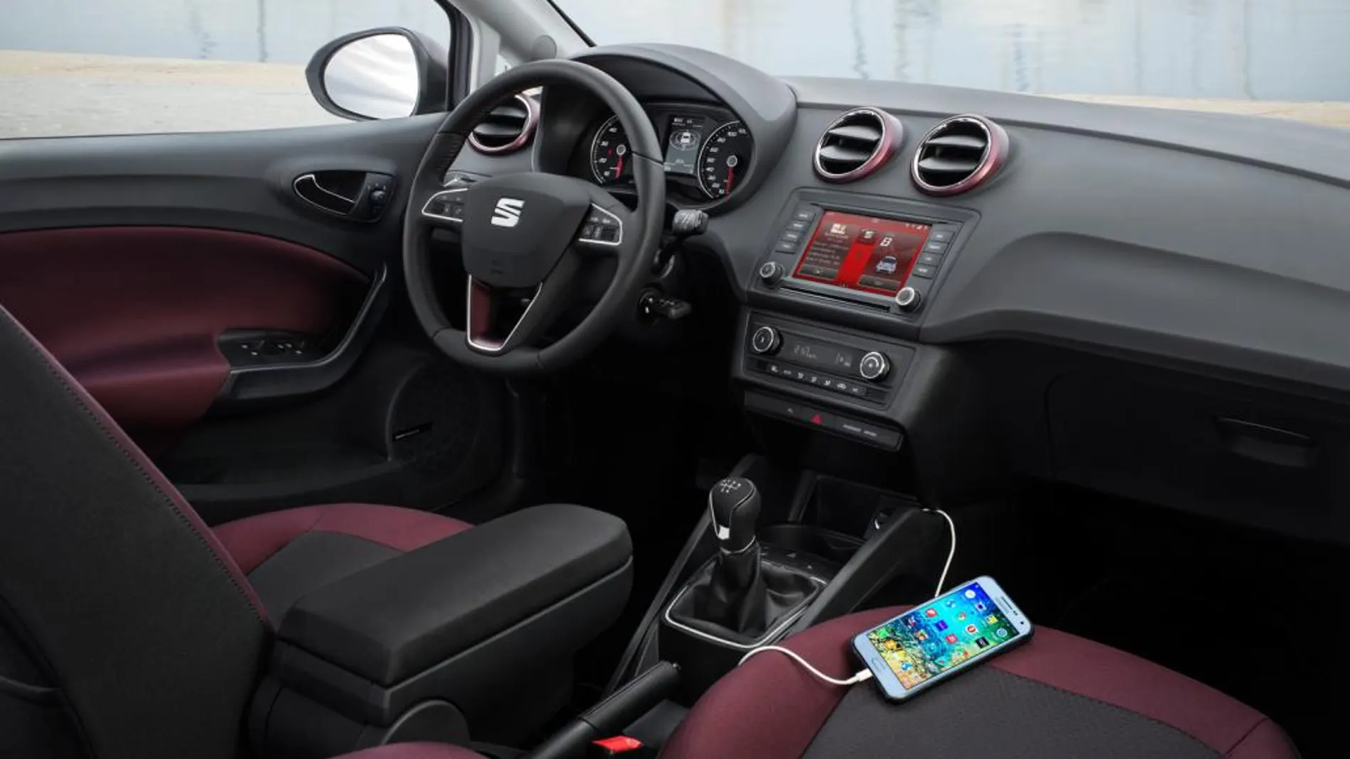 Estrena la aplicación exclusiva ConnectApp, en colaboración con Samsung.