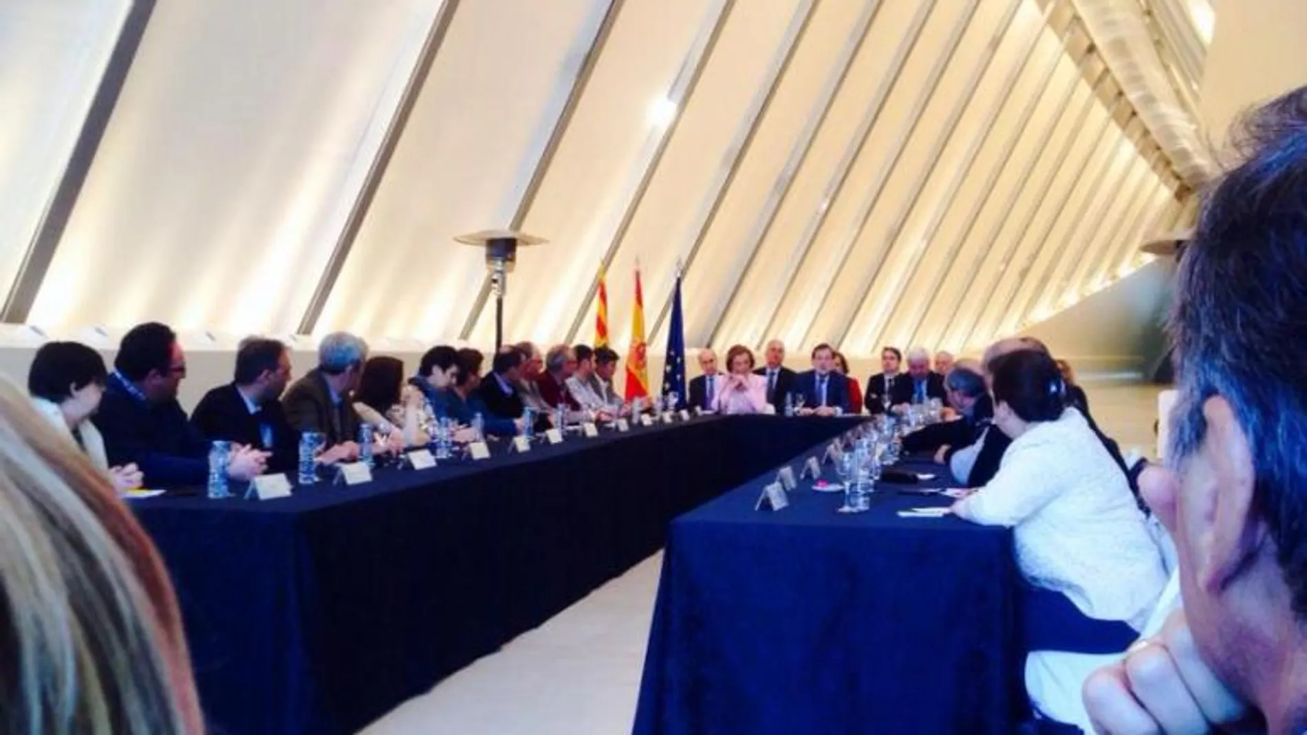 El presidente del Gobierno con los alcaldes afectados por la crecida del Ebro
