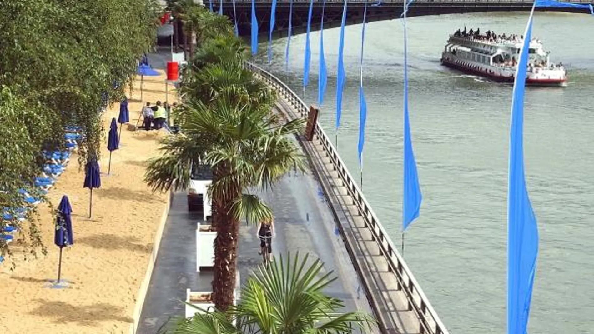 El río Sena, en París, tiene una playa artificial