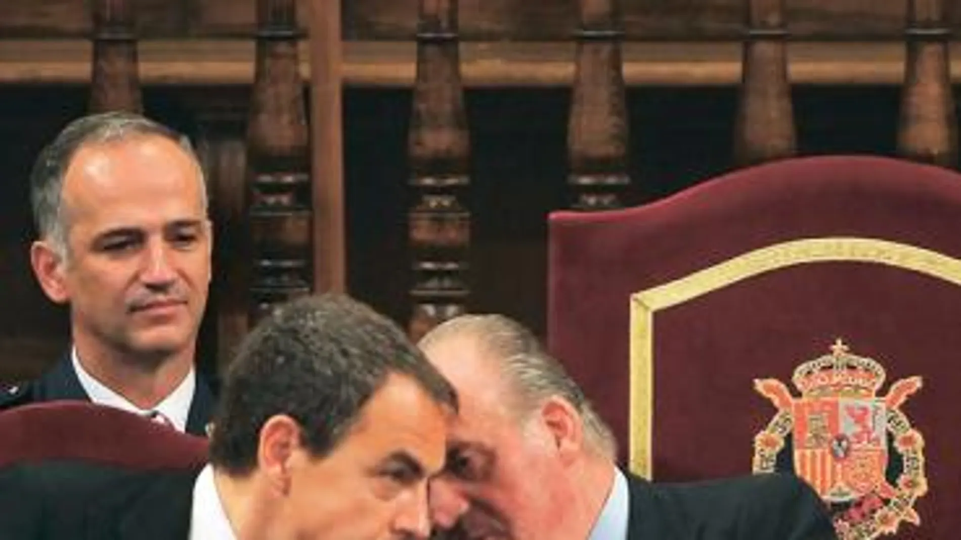 El Rey con el presidente del Gobierno, José Luis Rodríguez Zapatero