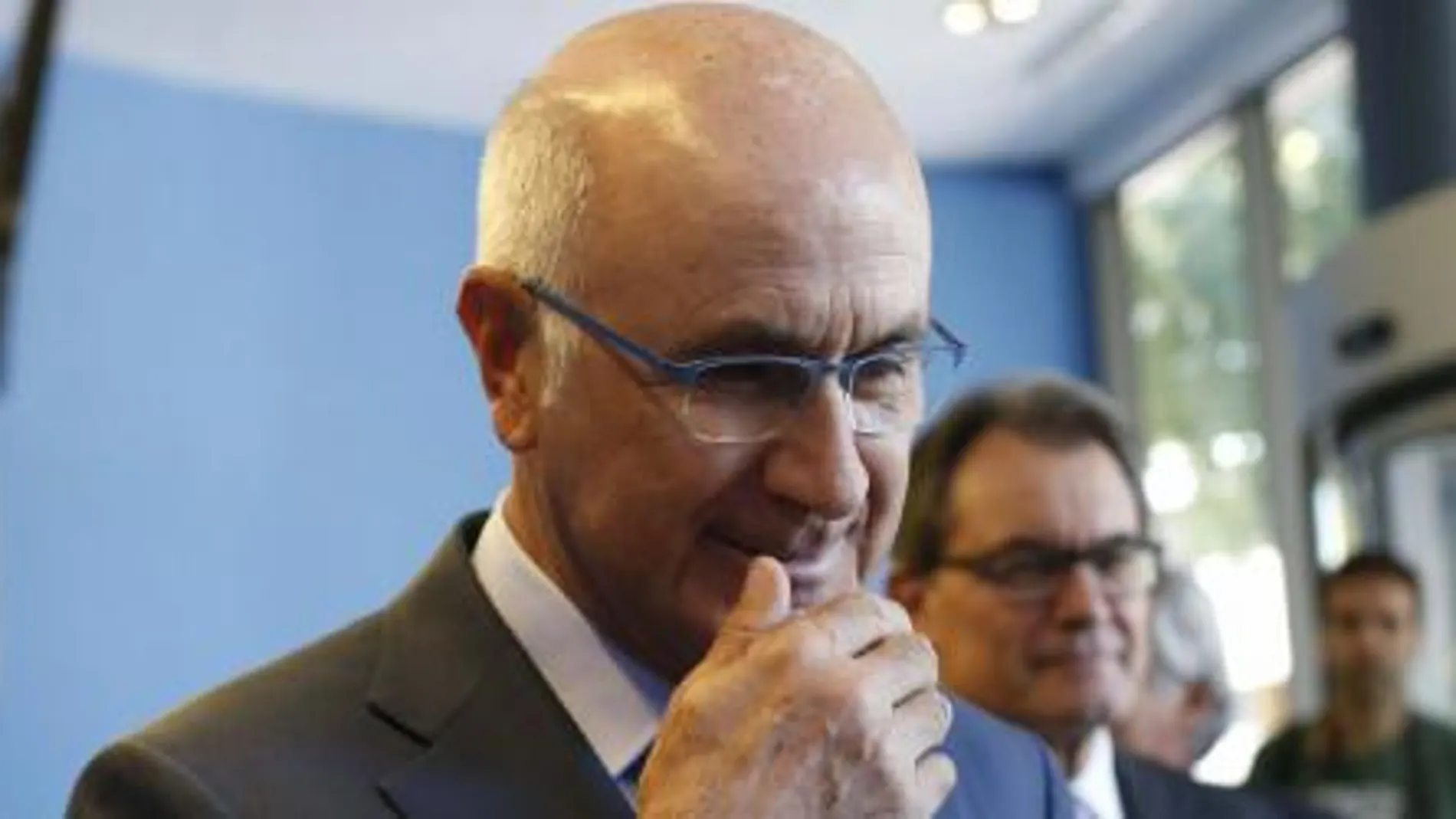 Duran Lleida, acompañado de Artur Mas, el día que se comunicó que dejaba la secretaría general de CiU.