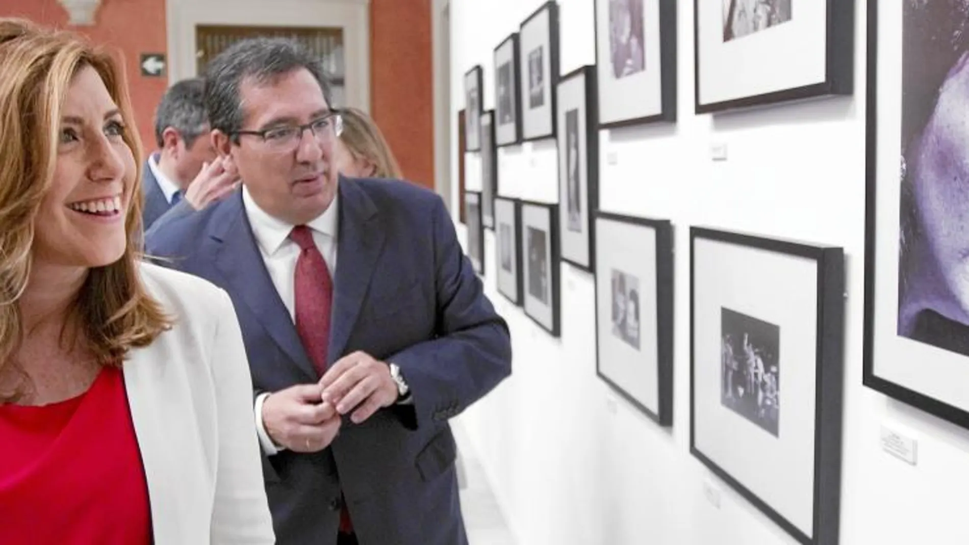 Susana Díaz inauguró ayer una exposición en Sevilla