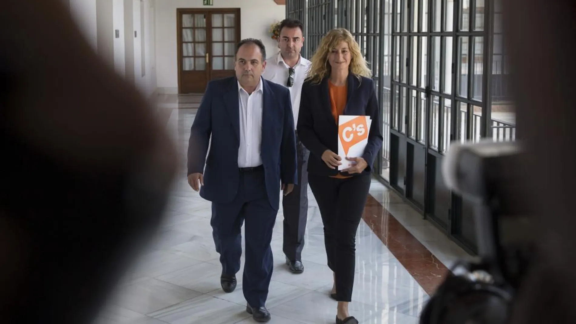 Los representantes de Ciudadanos, Manuel Luzón e Irene Rivera