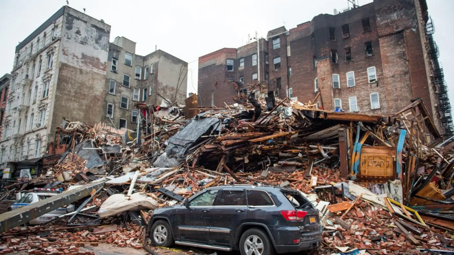 Escombros del edificio en el East Village de Nueva York