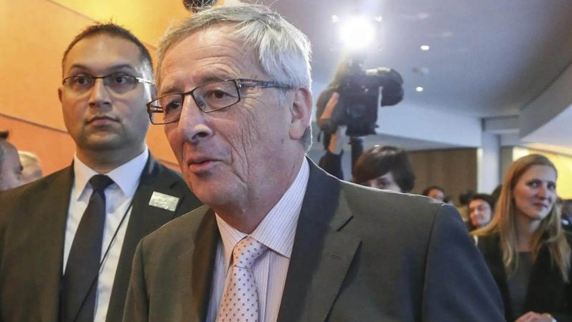 El luxemburgués Jean-Claude Juncker, propuesto por los líderes de la UE para presidir la Comisión Europea (CE), llega a una reunión del PPE en el Parlamento en Bruselas