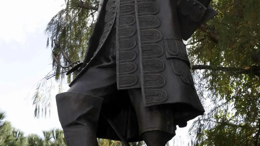 Monumento en recuerdo al teniente general de la Armada Blas de Lezo en los jardines del Descubrimiento de la plaza de Colón de Madrid.