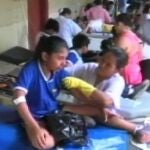 Intoxicados más de 500 escolares por comer sándwich de pollo en un colegio de Bolivia