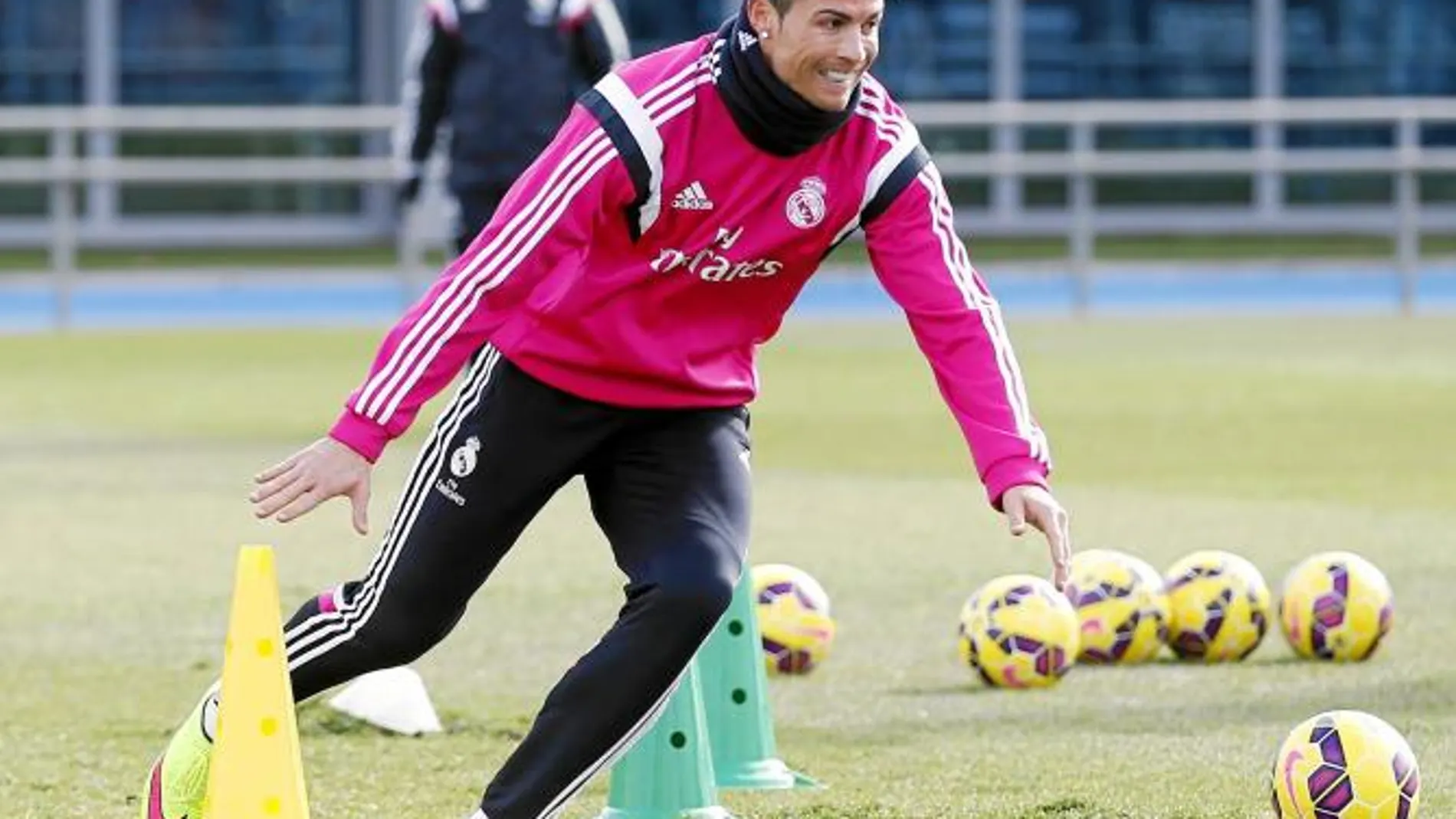 Cristiano Ronaldo, ambicioso durante el entrenamiento de ayer en Valdebebas