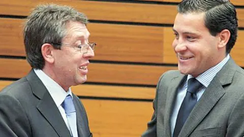 Zapatero obliga al PSCL a rectificar y a apoyar las ayudas propuestas por el PP
