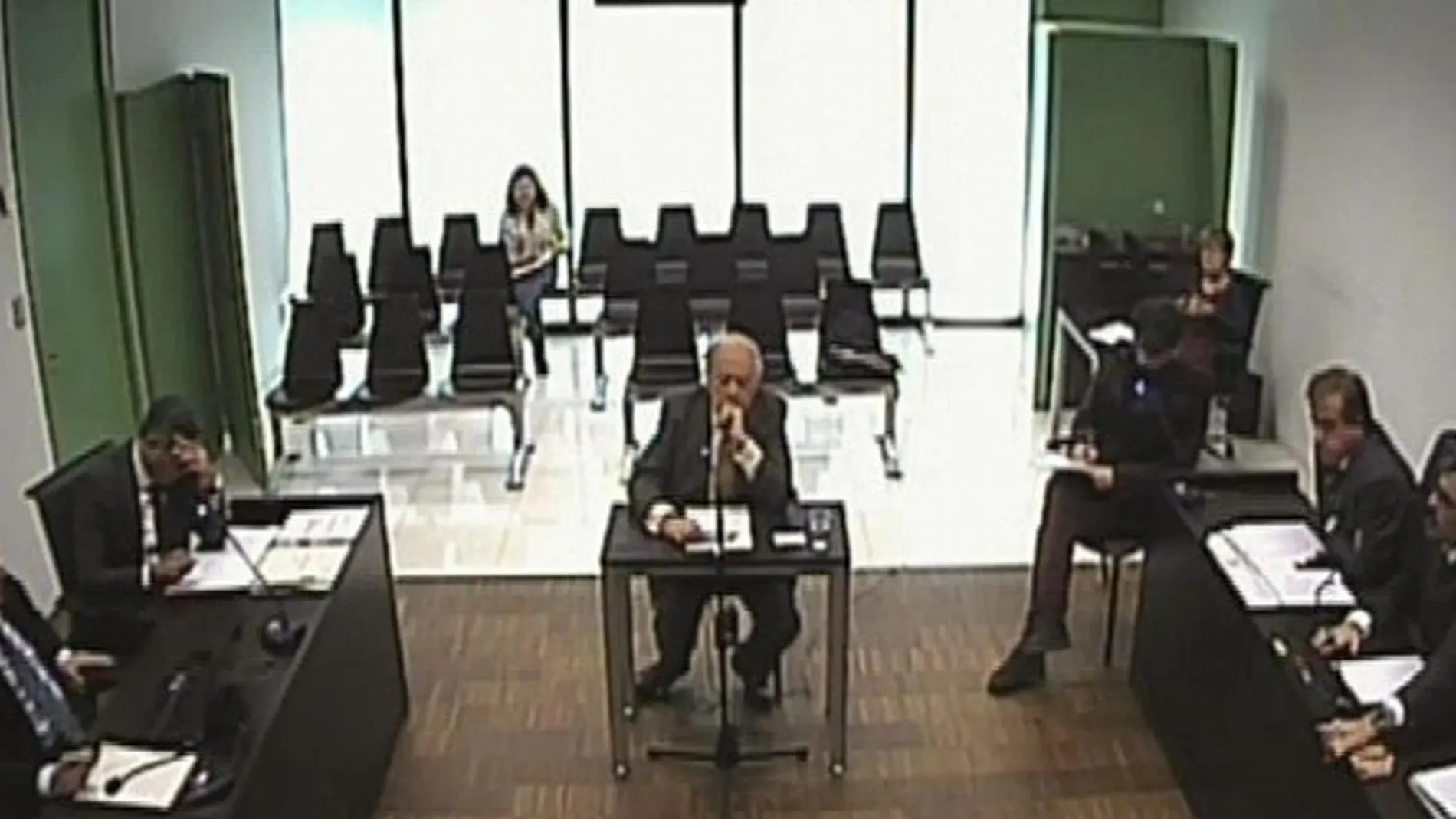 El expresidente de la Generalitat Jordi Pujol, durante su declaración ayer como imputado por blanqueo de capitales y delito fiscal.