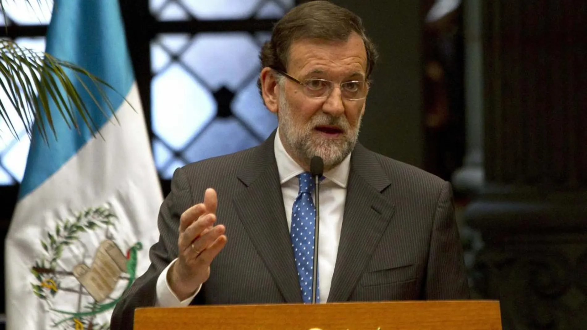 Mariano Rajoy, durante la conferencia de prensa que ha ofrecido junto al presidente de la República de Guatemala, Otto Pérez Molina.