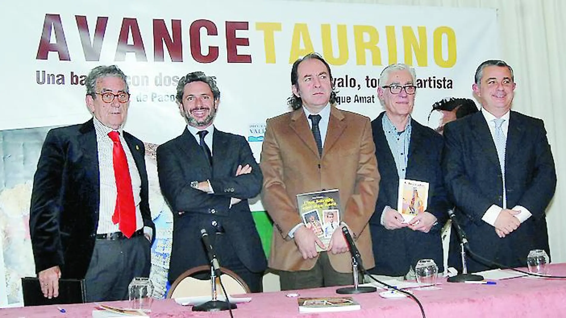 Ricardo Triviño, Isidro Prieto, Paco Delgado, Guillermo Císcar «Chavalo» y Enrique Amat durante la presentación