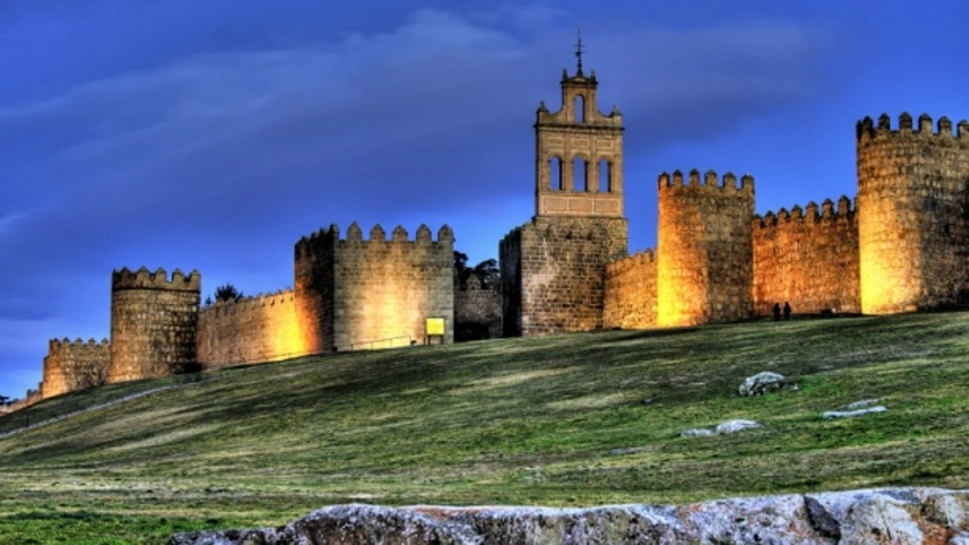 Instalan una red de sensores en la muralla de Ávila para detectar sus problemas
