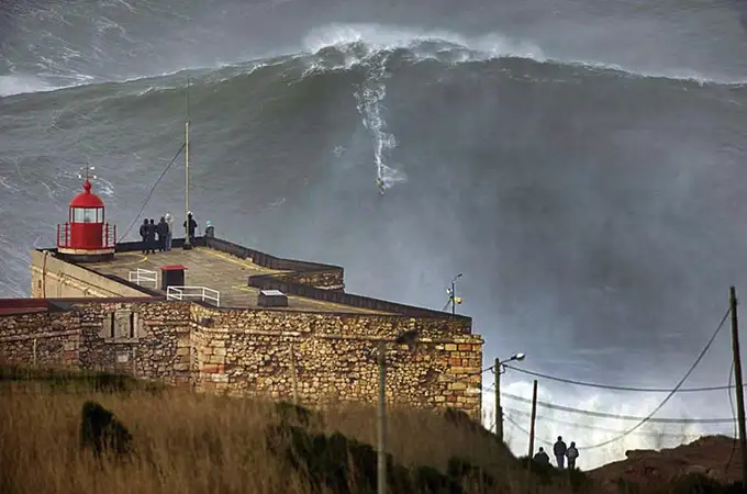 ¿Cómo se miden las olas gigantes de Nazaré? Te lo explicamos