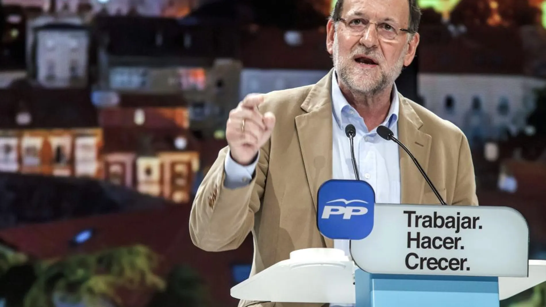 Mariano Rajoy, durante su intervención en un acto de campaña electoral hoy en Burgos.