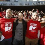 El secretario general de Podemos, Pablo Iglesias, durante su visita ayer al Hospital 12 de Octubre.