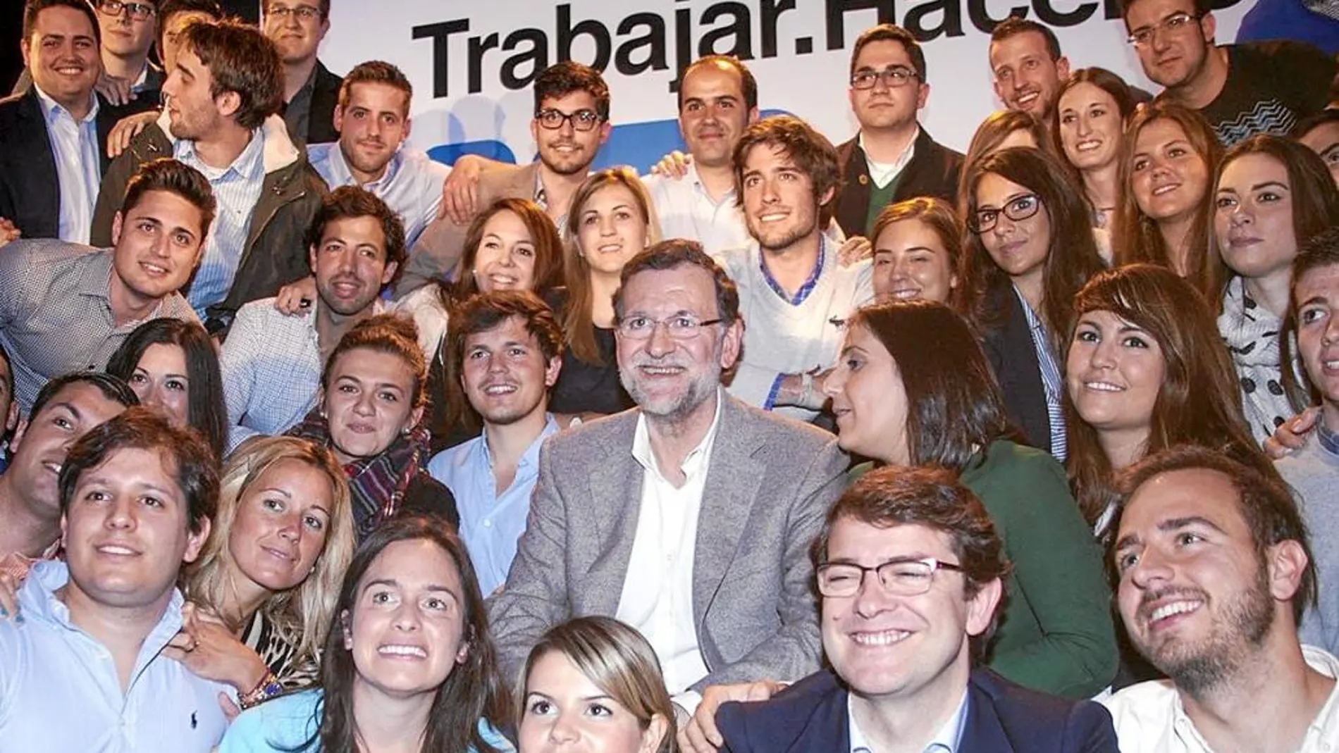 El presidente del Gobierno participó ayer en Salamanca en un acto del PP sobre empleo juvenil