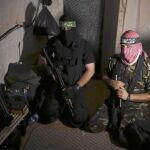 Miembros de Hamas, en uno de los túneles de la Franja