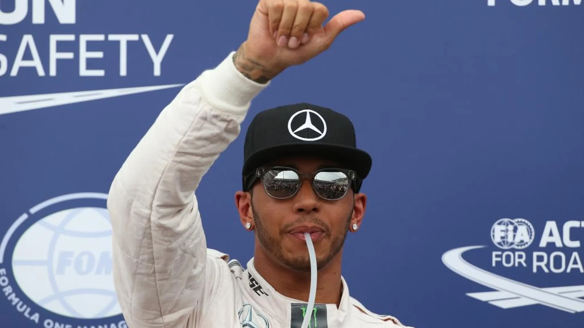 Hamilton celebra su primera posición para la salida en Mónaco