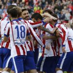 Los jugadores del Atlético de Madrid celebran el gol marcado por el delantero francés Antoine Griezmann.