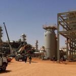 Los terroristan mantienen a numerosos rehenes en la planta de gas de Argelia