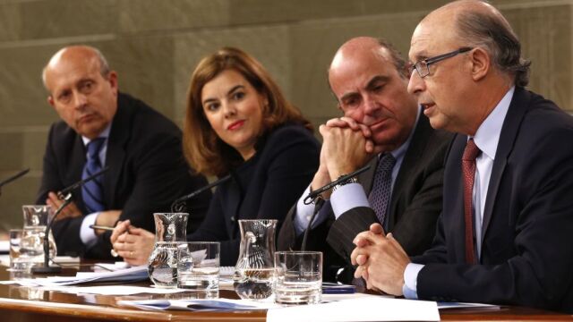 Wert, Sáenz de Santamaría, Guindos y Montoro, hoy, en la rueda de prensa tras el Consejo de Ministros.