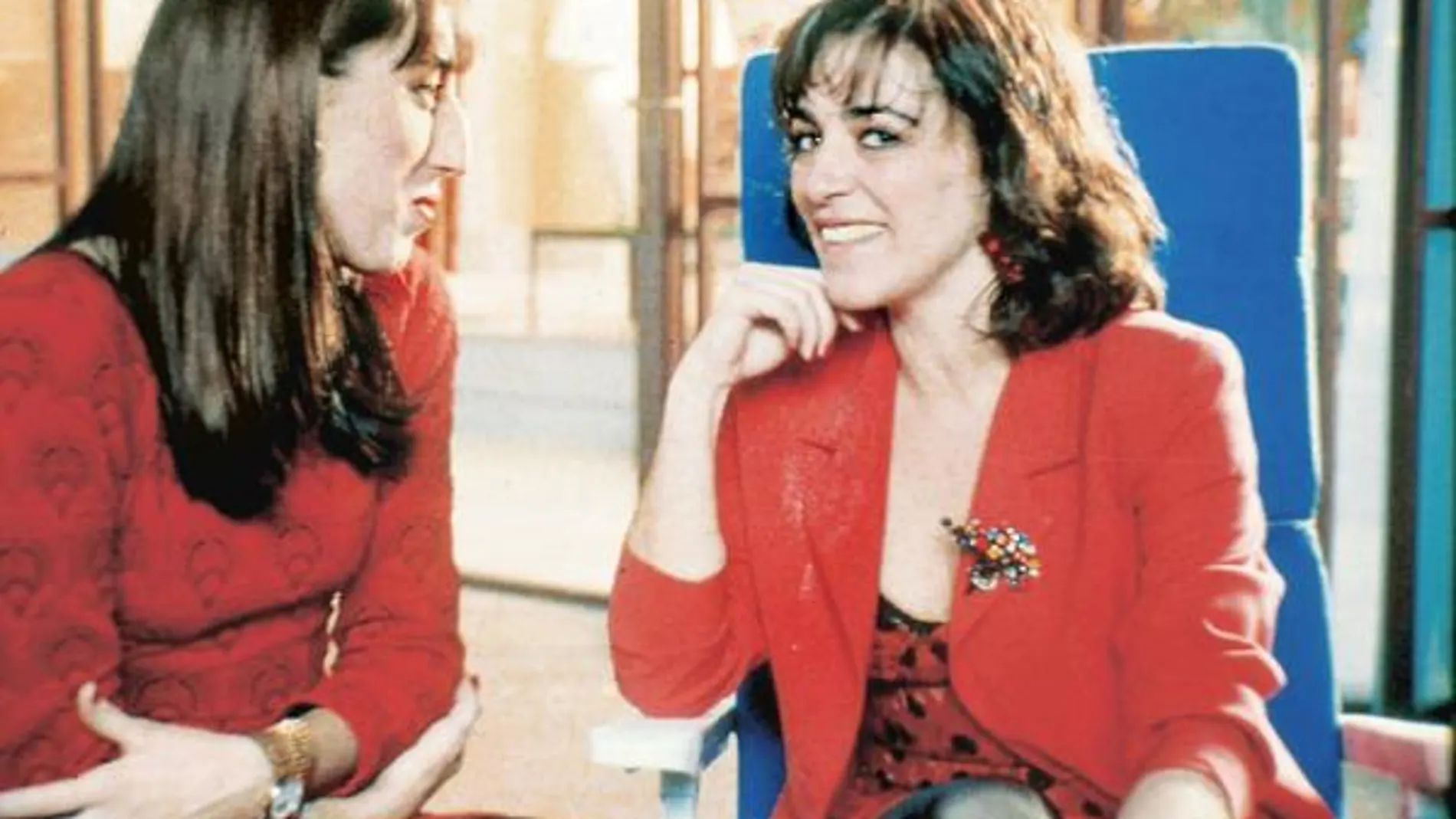 Rossy de Palma y Carmen Maura en "Mujeres al borde de un ataque de nervios"