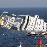 Imagen del Costa Concordia durante su hundimiento el pasado 14 de Enero de 2012.