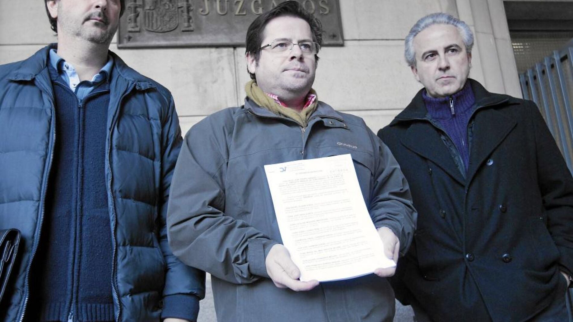 Denuncia a altos cargos de la Junta por prevaricar y malversar caudales