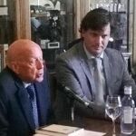 A la izquierda, Emilio Bonelli García-Morente, presentando al conferenciante Guillermo Rocafort Pérez