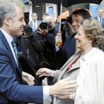 El presidente y la alcaldesa ayer durante su visita a la empresa Eresa