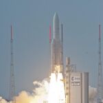 Momento del lanzamiento del cohete Ariane-5
