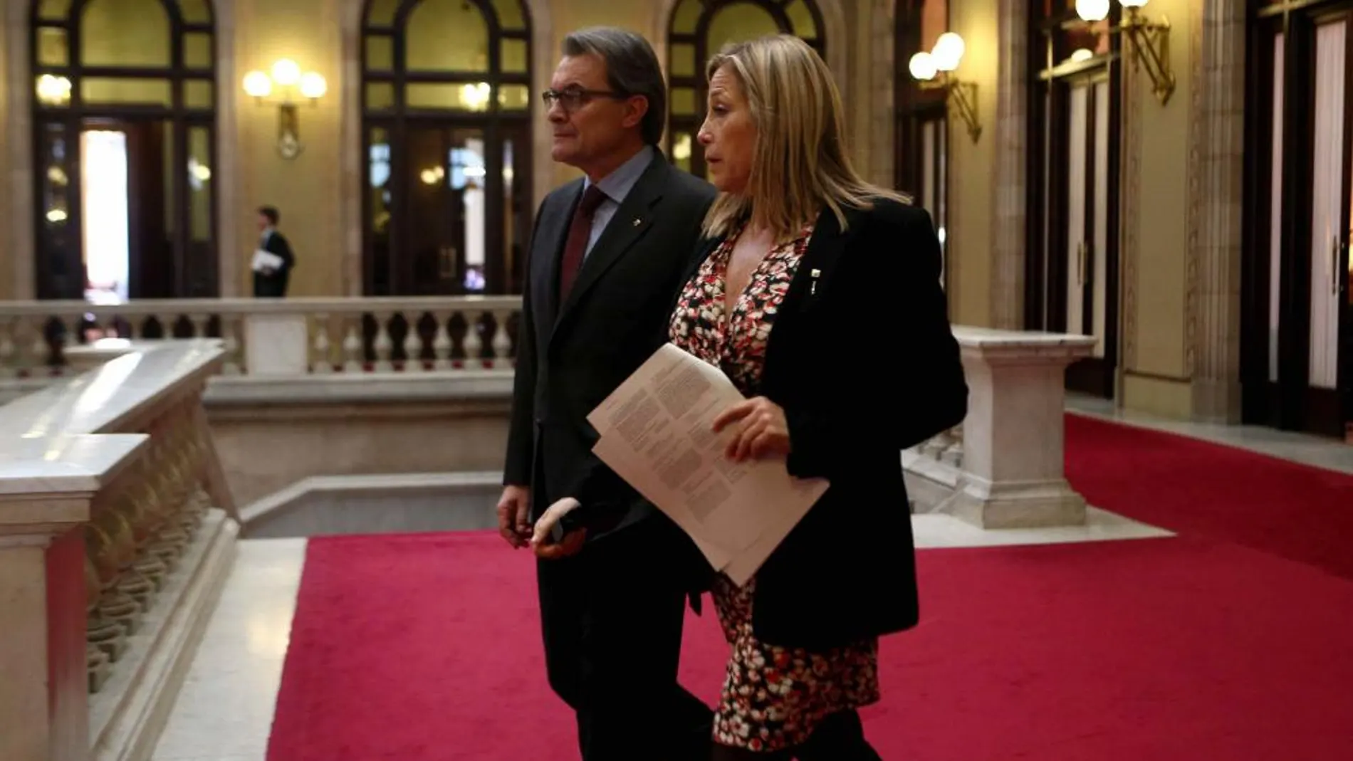 El presidente de la Generalitat, Artur Mas, acompañado de la vicepresidenta, Joana Ortega.
