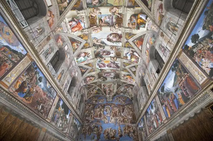 Miguel Ángel y Rafael ya no están solos: reabren los Museos Vaticanos