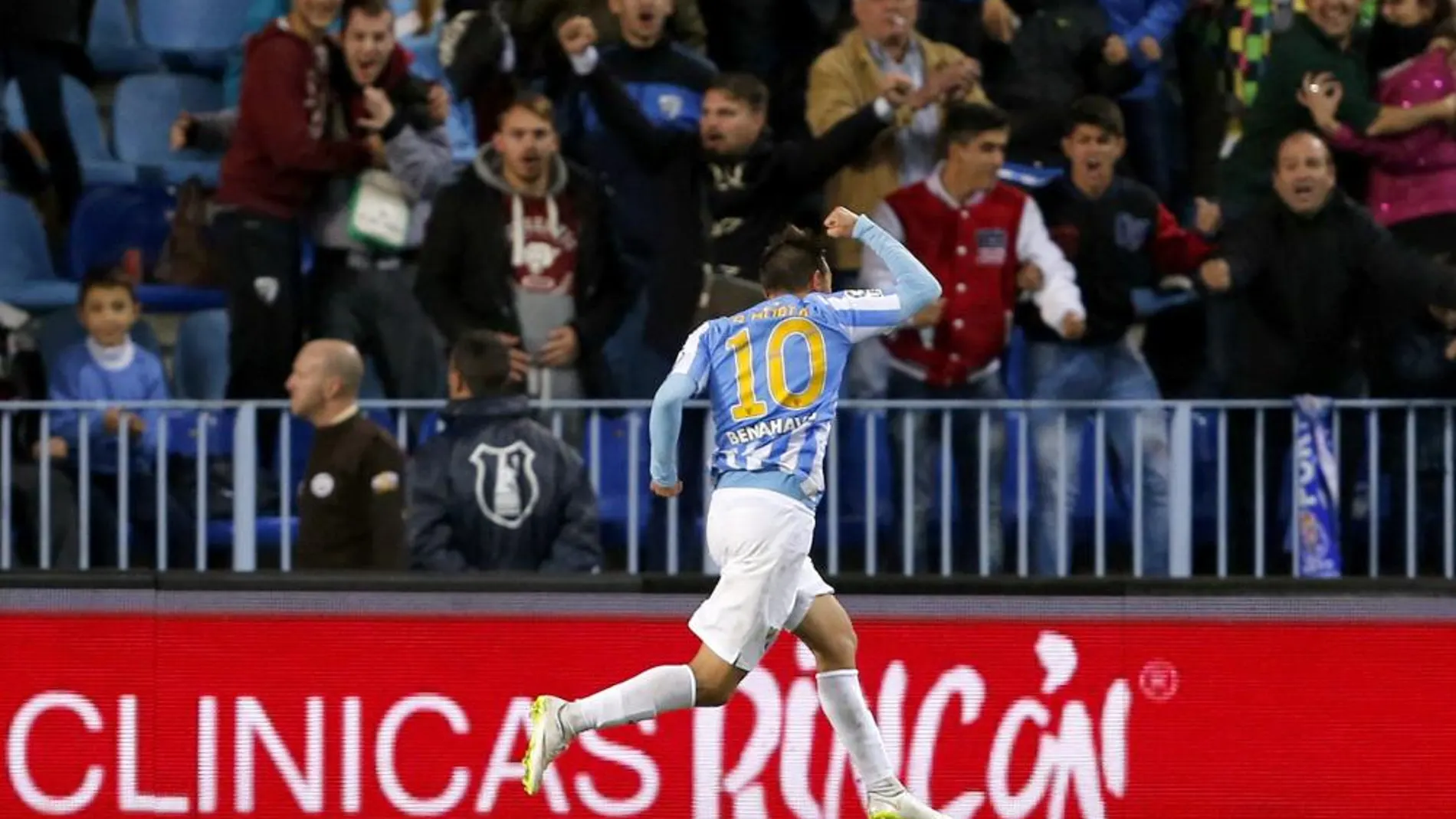 El delantero portugués del Málaga Ricardo Horta, celebra su gol, segundo del equipo