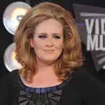  Adele sigue retrasando su álbum por su adicción al tabaco