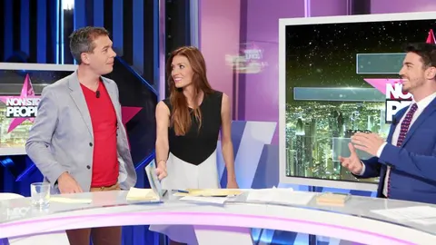 Parte del equipo de presentadores de «Non Stop People», un canal hecho por y para jóvenes