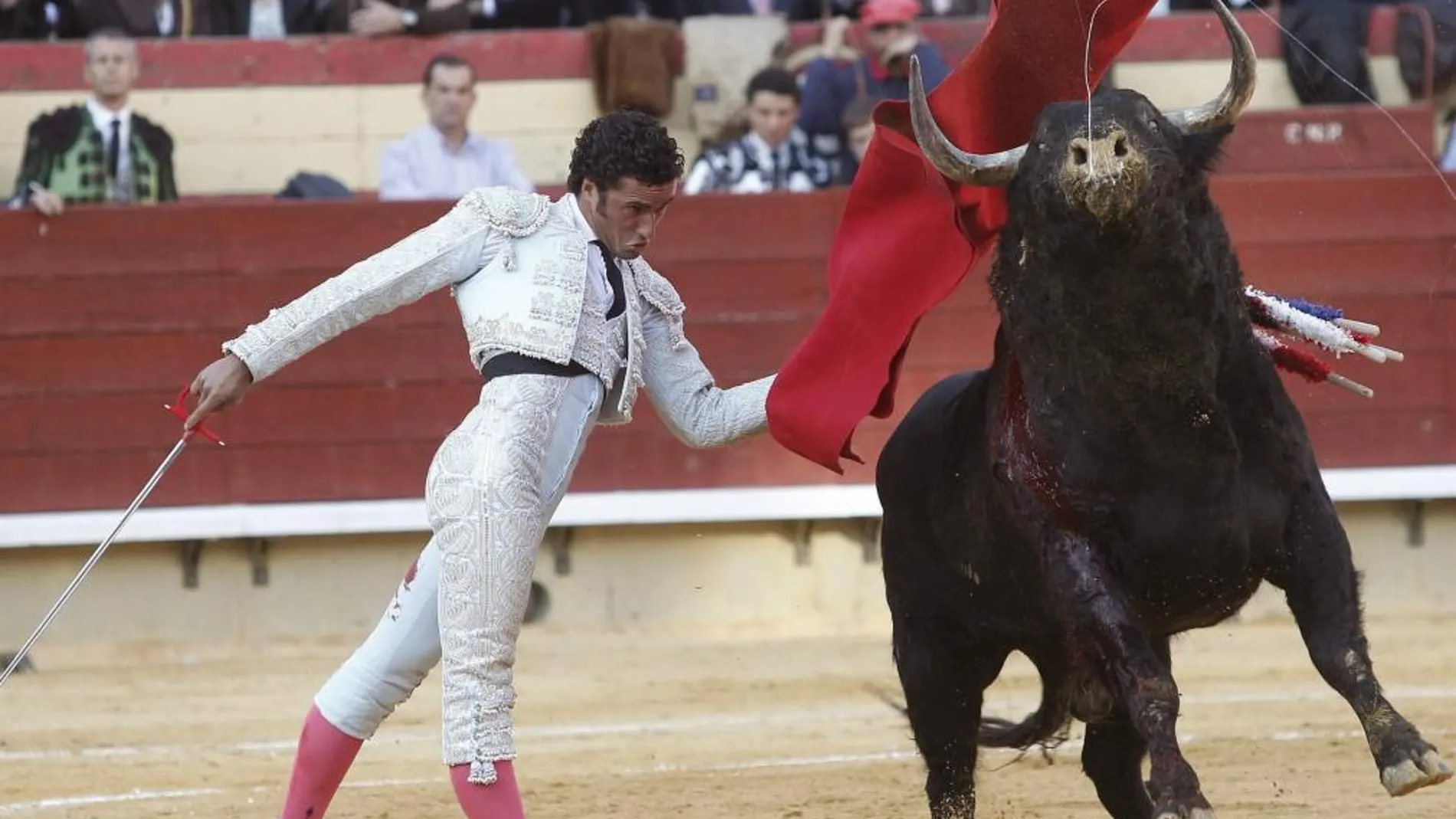 Las Ferias de La Magdalena y Fallas, cerradas y a punto de ver la luz