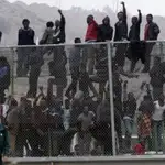 Más de 17.000 inmigrantes han intentado saltar la valla de Ceuta y Melilla este año