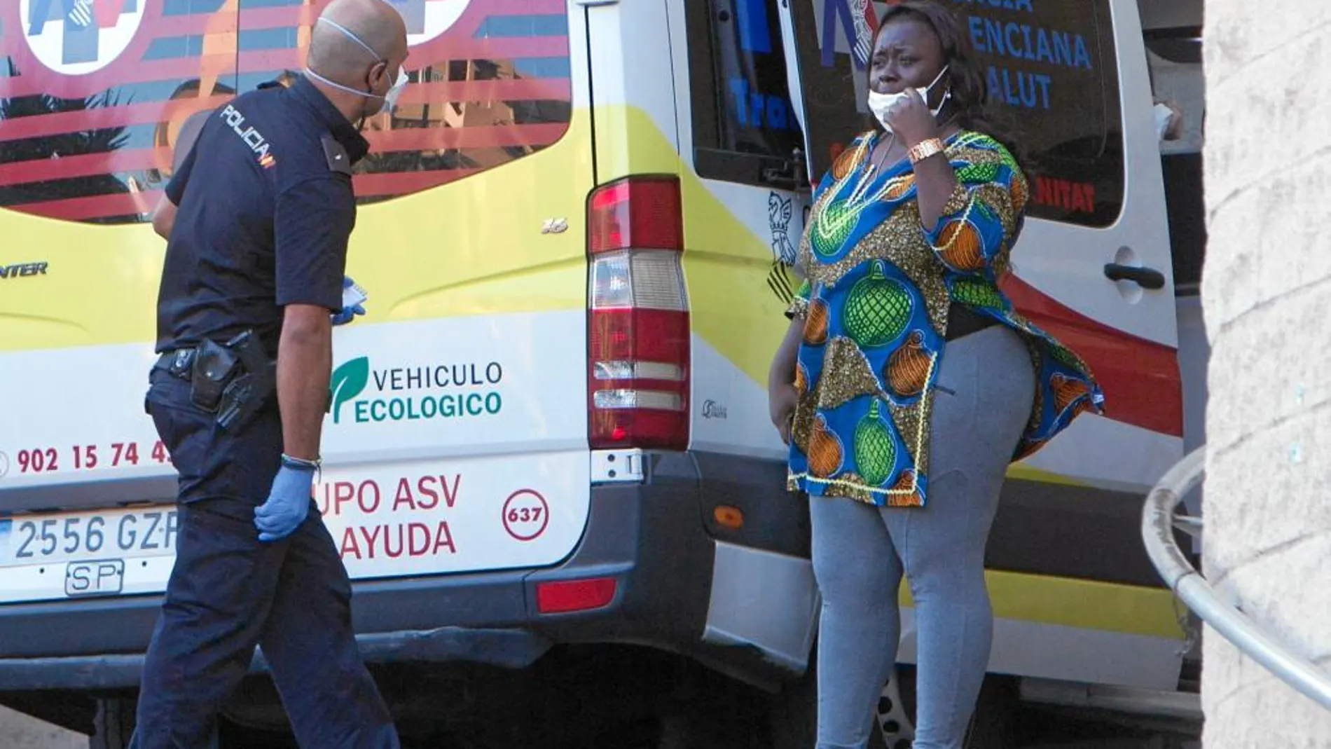 Una allegada del nigeriano ingresado en Alicante, a las puertas del hospital