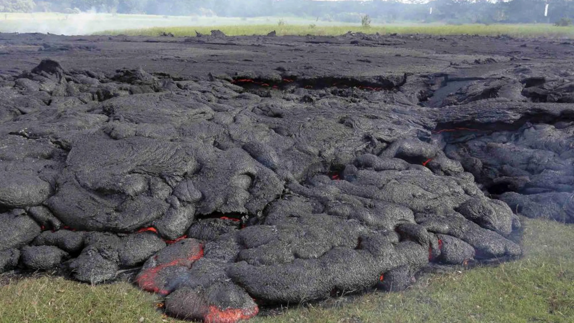 Avance imparable de un río de lava en Hawái