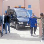 El furgón funerario que trasladó los cuerpos de la morgue de Marrakech hasta el aeropuerto