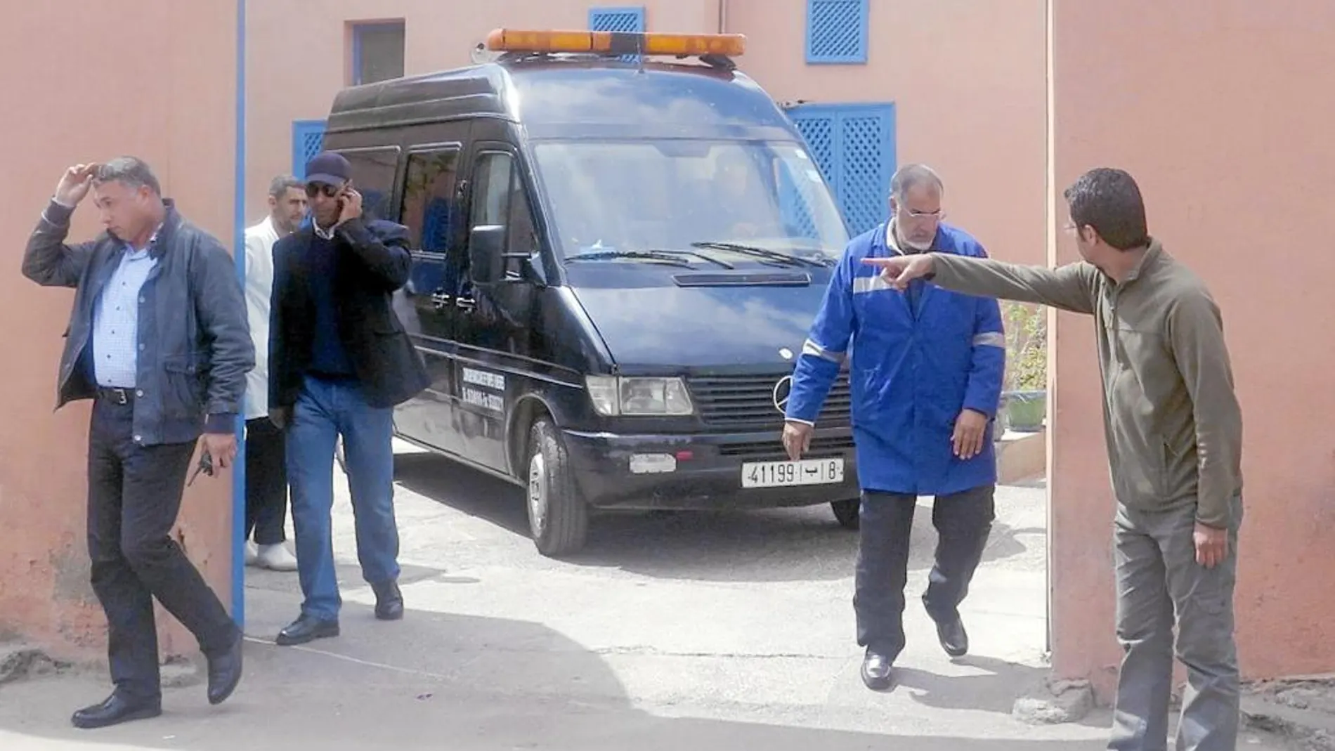 El furgón funerario que trasladó los cuerpos de la morgue de Marrakech hasta el aeropuerto