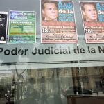 Carteles anunciando una manifestación contra la investigación del caso Nisman