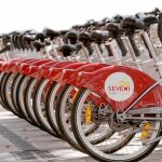 Sevilla es la ciudad con más kilómetros de carril bici, a lo que se une un servicio público de alquiler