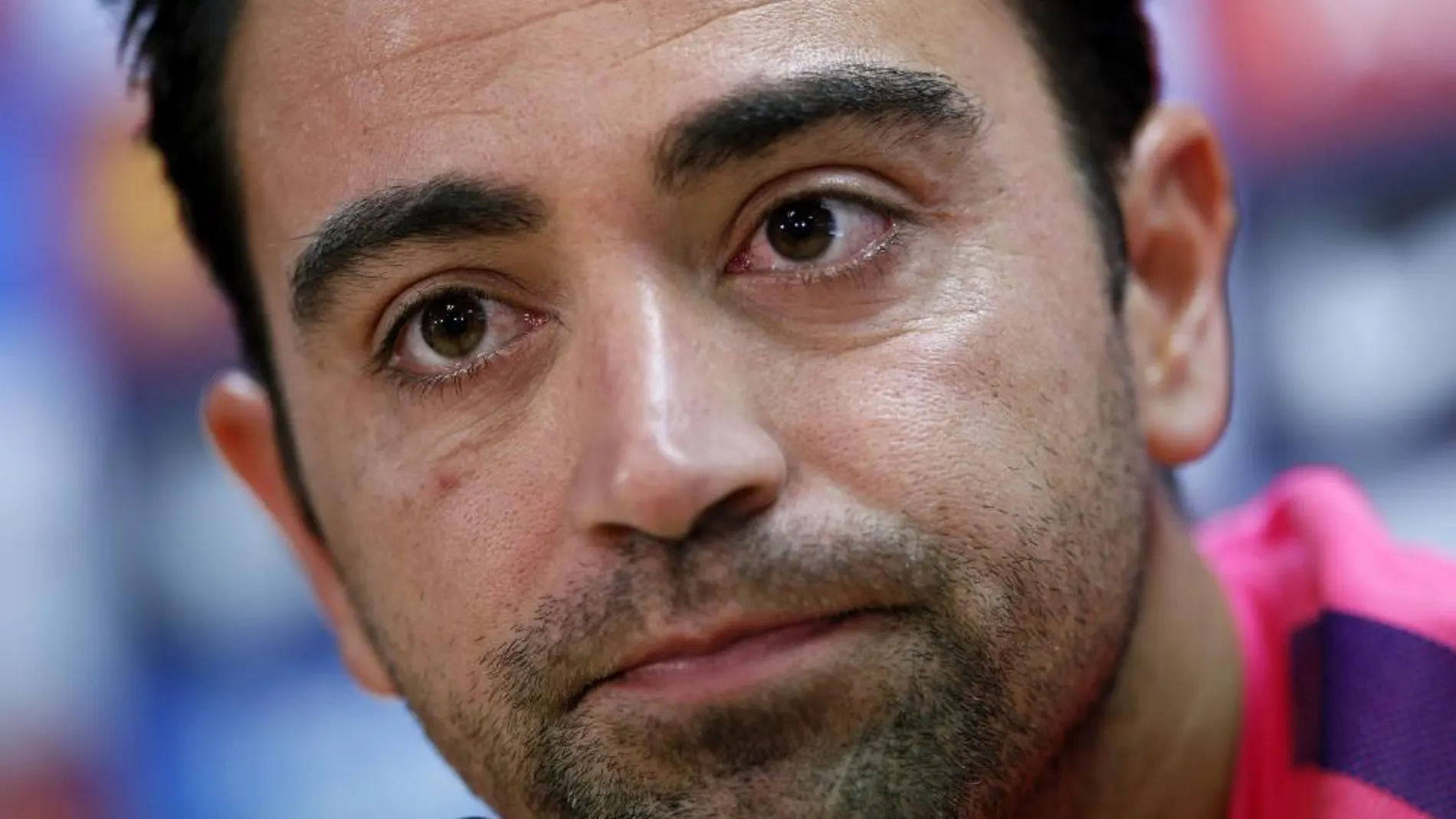 Xavi considera que Messi encajaría mejor en la Premier