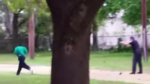 Un policía de EE UU mata a tiros por la espalda a un hombre negro desarmado