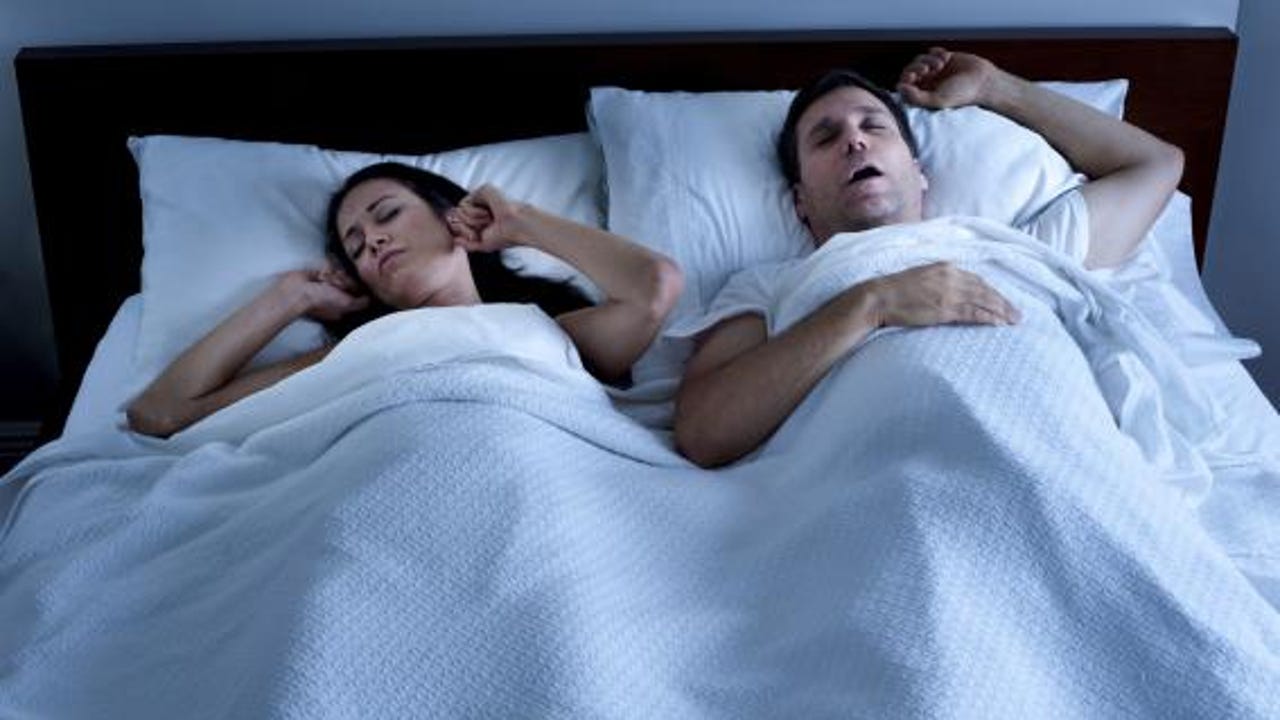 Cómo dejar de roncar (y de torturar a tu pareja) 