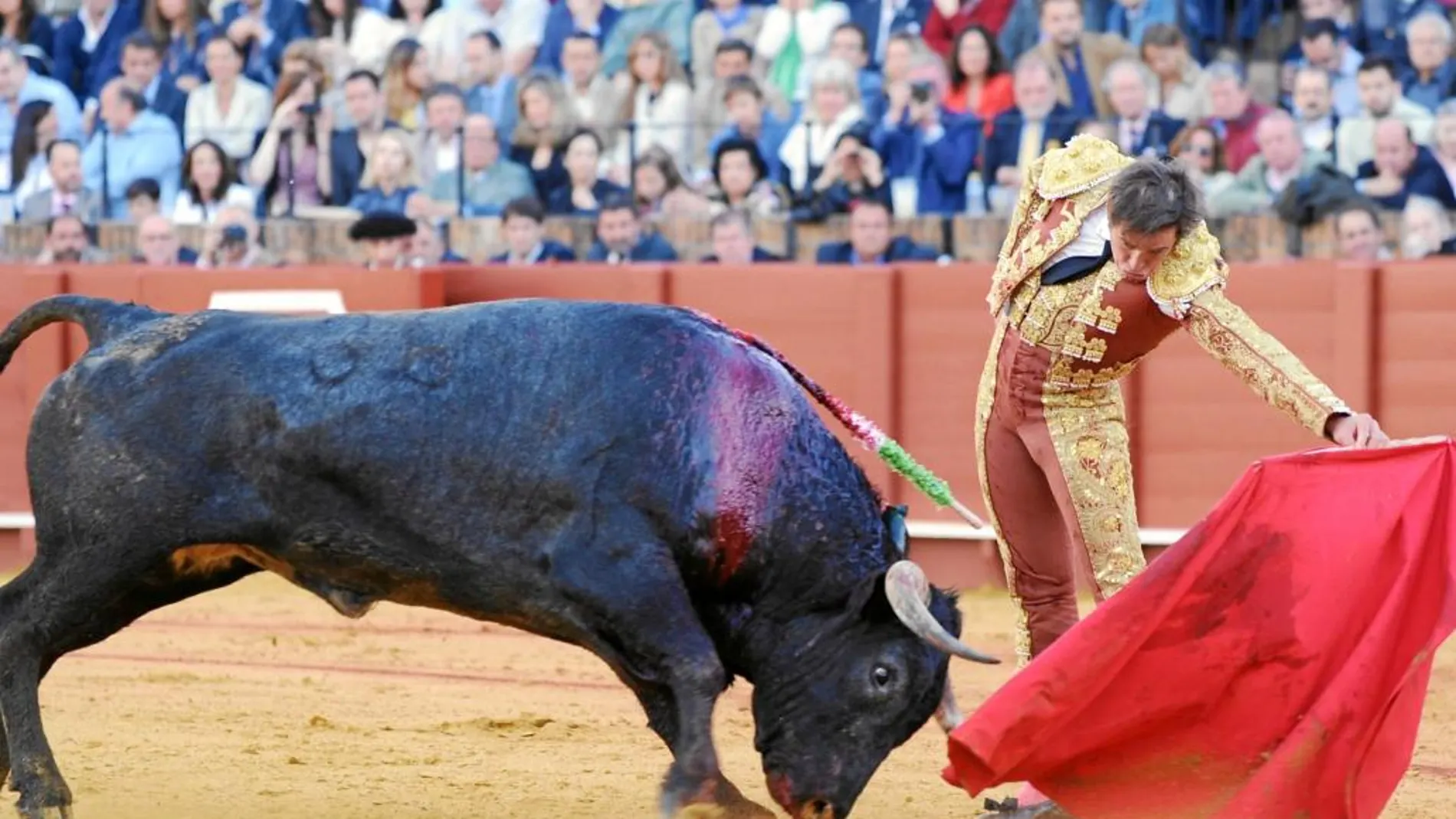 Dávila Miura, ayer en un natural en la última de la feria de Abril