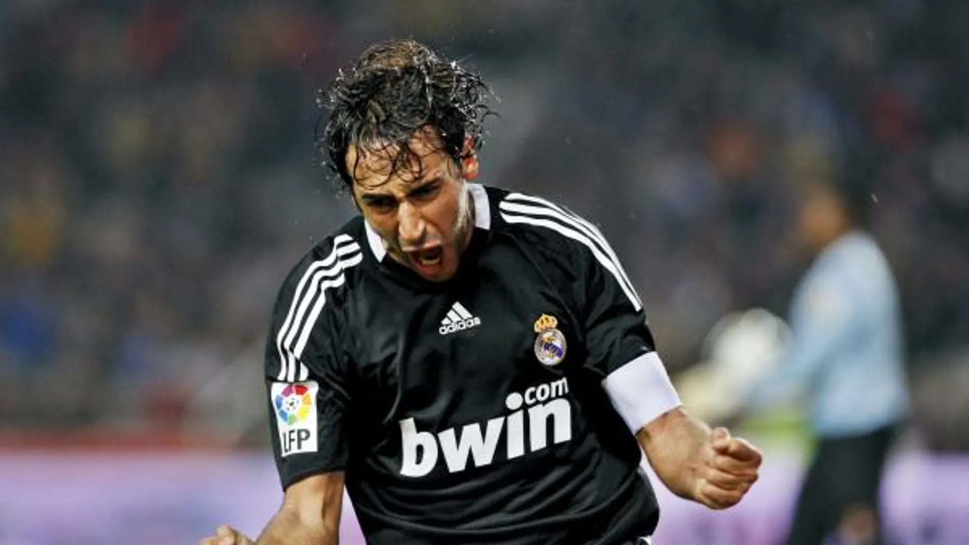 20 años del debut de Raúl, el «eterno capitán»